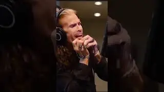 🎤 Steven Tyler&rsquo;s Rock Legend Moment &ndash; Harmonica Magic & Pure Energy! 🔥🎶