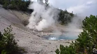 Yellowstone National Park - Beryl Spring (2018)