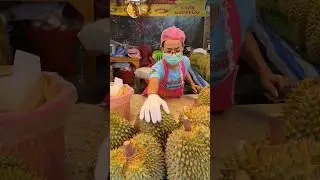 Fastest durian cutting master in Thailand!!!