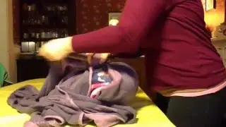 How to wrap a gift with a woven wrap size 3 slip knot Vatanai Blueberry labyrinths babywearing trick