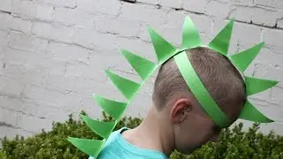 Easy craft: How to make a paper dinosaur hat