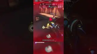 Spot the honorary 6th member of the enemy team 👀