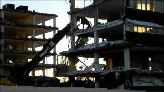 Demolition Wummin