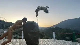 Made video in traditional attire /Nyokum