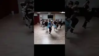Poor Hyui 😅 #trending #shorts #nexz #shortvideo #kickflip #straykids #enhypen #jyp
