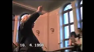 дирижирует В.В. Ровдо .