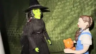 The Wicked Witch of the West and Dorothy talked and got to know each other for the first time 