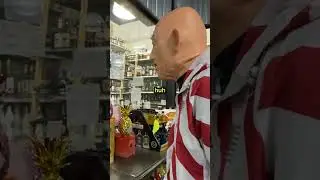 Покупка пива в маске старика