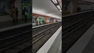 Paris m&eacute;tro 12 Rue du Bac