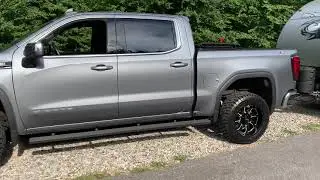 2019 GMC Sierra with 33&rsquo;s