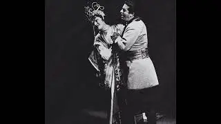 Titanic Birgit Nilsson easily crashes Giuseppe di Stefano with her Hysterical Turandot