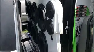 6 15S WALLED | SPEAKER WALL IN BACK