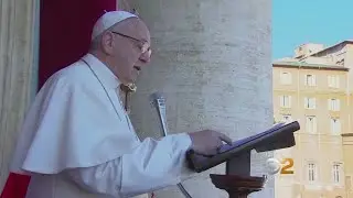 Pope Francis Delivers Annual Christmas Message