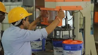 कार, बाइक, ऑटोरिक्शा, ट्रक, इंजन आयल बनता कैसे है...Unocal 76
