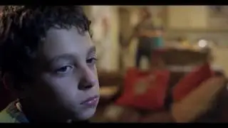 AIVI  Joyeux No&euml;l - Laurence Dunmore. DOP - Lance Gewer