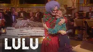 Lulu & Dame Edna - Rockin' Around The Christmas Tree (The Dame Edna Experience, 16 Dec 1987)