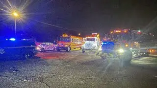 Holiday light parade in Essex