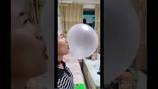 Chinese girl blowing big bubbles gum in this house 🇨🇳🏮🇨🇳🏮🇨🇳🏮 #bubble #gum #blowing #asmr #viralvideo