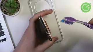How to Clean USB Port on HUAWEI Mate 50 Pro by using Household Items - Use Toothbrush