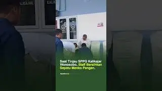 Terlihat Staff Sedang Bersihkan Sepatu Menko
