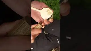 Calmly carving a cooking spoon from some incredible silver birch #woodworking #woodcarving #diy