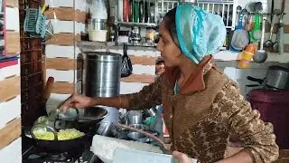 સેજલે બનાવ્યા વધારેલા મમરા સાથે રગડો😋//vlog//Village rasoi//like//subscribe//