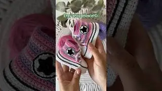 Cute crochet baby booties as a thoughtful gift 🎁 Bestseller on Etsy baby booties, newborn shoes 💕