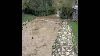 R&iacute;o Oza a su paso por Toral de Merayo