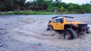 Rgt Fj cruiser rc ex86120 1/10 scale. Rc crawler 4×4. Don't miss an opportunity when it rains.