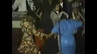 Bishop Hezekiah Walker and the Love Fellowship Crusade Choir - Praise Break (1990)