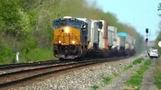 Big CSX Train With Barking Seals! Cool CSX Geep 38 SpongeBob Unit! CP Navy Unit On Fast Train + More