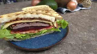Classic Aussie Pub - The Ultimate Steak Sanga