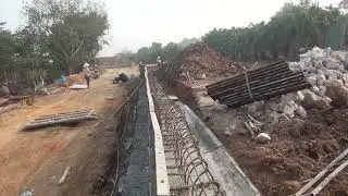 Ct đê bao sông tích ,đoạn tường chắn sóng cuối cùng 
