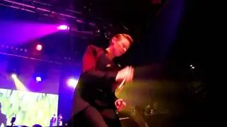 Elly Jackson (La Roux) feat Cerrone &agrave; La Machine du Moulin Rouge (Paris, 09/04/2011)