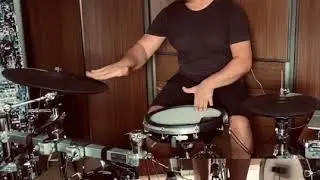 BARE HANDS BLAST BEATS at 300BPM - on the new Pearl Drums Emerge