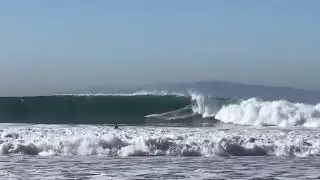 Ventura Beach C ST. 15 Foot Waves Southern California Beautiful 80° in the winter. Surfers Surfing!