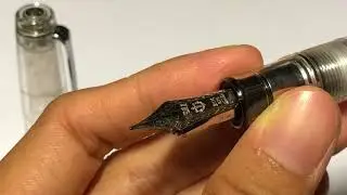 Sailor ProGear Slim Demonstrator - Two-Tone 21K Gold Hard Medium-Fine Nib - Writing