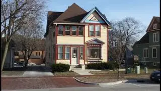 Algonquin, Illinois colorful houses