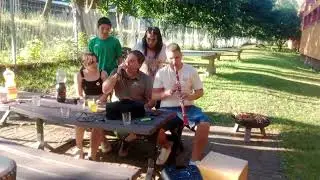 To byl minul&eacute; video spaly jsme Ve &scaron;kole a bylo bomba jsem zp&iacute;vali tř&iacute;sku schovku a &scaron;li jsme sp&aacute;t