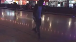 Mo Sanders is showing &ldquo;dip&rdquo; roller skate step