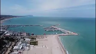 Il lungomare sud di Civitanova Marche visto dal drone