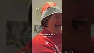 Weihnachtspulli Posing😎 mit Ross Antony bei &bdquo;Weihnachten f&uuml;r alle&ldquo;🎄 #shorts