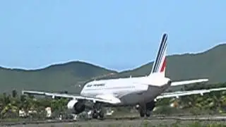 Air France A320 taking off from Sint Maarten to Cayenne