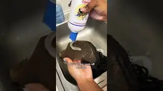 Let&rsquo;s wash the human hair wig🫰🏾😍#fyp #washing #wigs #lacewigs #satisfying #hairtutorial #wigtips