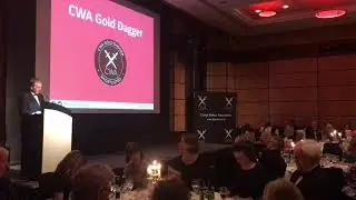 Richard Reynolds presents 2019 CWA Gold Dagger to MW Craven