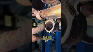 Механическая зачистка ржавчины. Подготовка посадочного места сайлентблока. Наросты ржавчины повредят