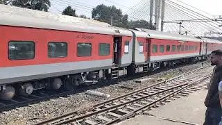 M.G.R Chennai Central - New Delhi, Tamilnadu Express Leaving NGP Jn. #ntpc #railway #viral #latest 