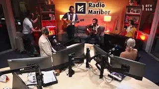 Joe & Stacey with The Rhythm Boys - Baby let's play house - Jutra ob kavi so &scaron;e lep&scaron;a ob kitari