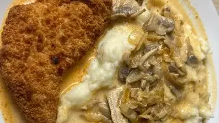 Smashed potatoes with mushroom gravy and chicken bresast😍😊#subscribe 