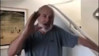 Джордан Белфорт поделился видео, которое Роб Райнер отправил своему умирающему отцу после того, к...